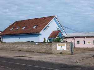 Prodej obchodního prostoru, Milčice, 5167 m2
