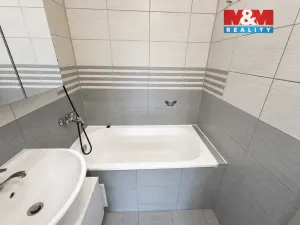 Pronájem bytu 2+1, Kadaň, U Stadionu, 54 m2