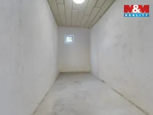 Prodej bytu 3+1, Hrádek - Nová Huť, 1. máje, 67 m2