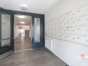 Prodej bytu 2+kk, Horoměřice, Karla IV., 55 m2