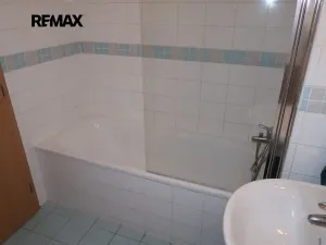 Pronájem bytu 1+kk, Praha - Hloubětín, Nepelova, 30 m2