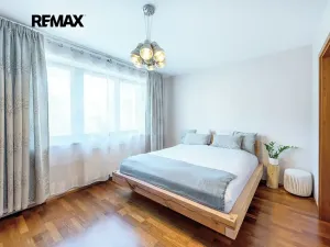 Pronájem bytu 3+kk, Praha - Žižkov, Ke kapslovně, 107 m2