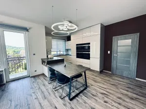 Prodej bytu 3+kk, Karlovy Vary, Svatošská, 92 m2