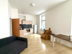 Pronájem bytu 2+kk, Praha - Vysočany, Spojovací, 58 m2