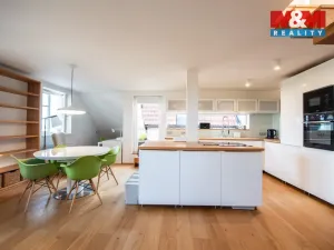 Pronájem bytu 5+kk, Hradec Králové, Velké náměstí, 112 m2