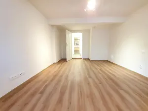 Pronájem rodinného domu, Praha - Smíchov, Xaveriova, 100 m2