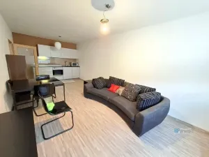 Pronájem bytu 2+kk, Praha - Vysočany, Kabešova, 53 m2