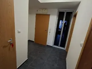 Pronájem bytu 2+kk, Praha - Vysočany, Kabešova, 53 m2
