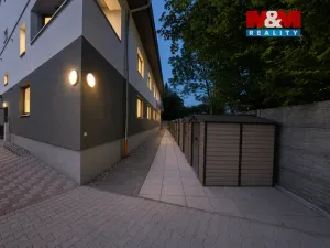 Prodej atypického bytu, Břežany II, 85 m2