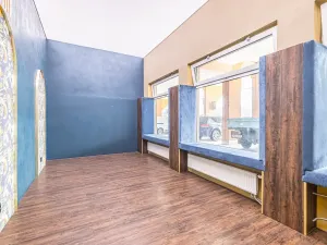 Prodej obchodního prostoru, Praha - Vysočany, Poděbradská, 98 m2