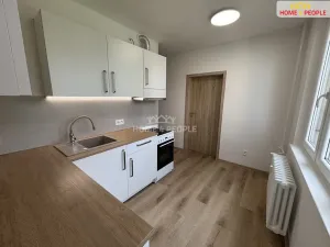 Pronájem bytu 3+1, Karlovy Vary, Ostrovská, 64 m2