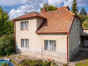Prodej pozemku pro bydlení, Uhersko, 3765 m2