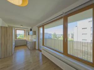 Prodej bytu 3+kk, Praha - Vysočany, Modrého, 77 m2