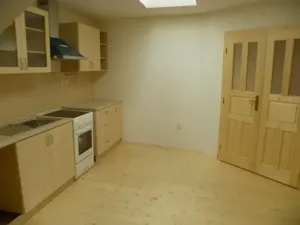 Pronájem bytu 3+1, Jihlava, Husova, 80 m2