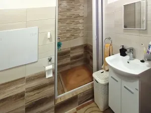 Prodej bytu 1+kk, Slaný, Na Dolíkách, 33 m2