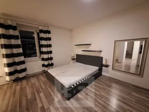 Pronájem bytu 2+kk, Hradec Králové, Střelecká, 65 m2