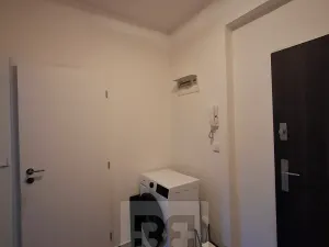 Pronájem bytu 2+kk, Hradec Králové, Střelecká, 65 m2