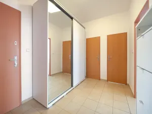 Pronájem bytu 2+kk, Praha - Nusle, Na Veselí, 50 m2