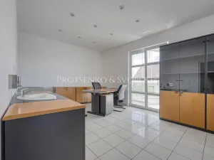 Prodej kanceláře, Křižanov, Benešovo náměstí, 530 m2