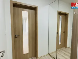 Pronájem bytu 1+kk, Praha, Počernická, 42 m2