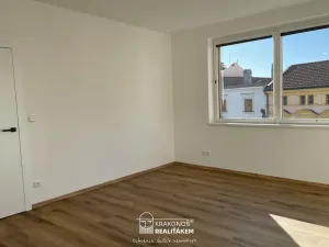 Pronájem bytu 2+kk, Hranice - Hranice I-Město, Pernštejnské náměstí, 55 m2