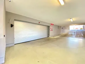 Pronájem garáže, Praha - Žižkov, Olšanská, 13 m2