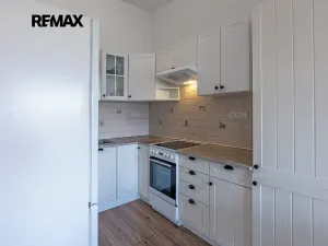 Pronájem bytu 2+kk, Praha - Žižkov, Biskupcova, 38 m2