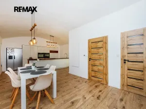 Prodej činžovního domu, Černuc, 330 m2