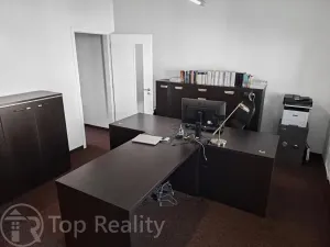 Pronájem kanceláře, Karlovy Vary, Bělehradská, 107 m2