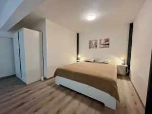 Pronájem bytu 2+kk, Praha, Kubánské náměstí, 41 m2