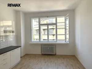 Pronájem bytu 1+1, Praha - Libeň, Pivovarnická, 55 m2