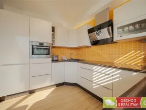 Prodej bytu 2+kk, Praha, Studnická, 93 m2
