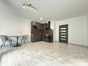 Pronájem bytu 1+kk, Uhlířské Janovice, Hrnčířská, 35 m2