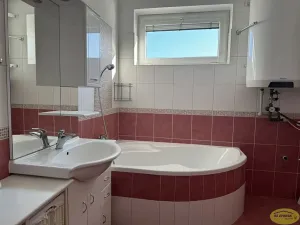 Pronájem bytu 2+kk, Kroměříž, Nitranská, 57 m2