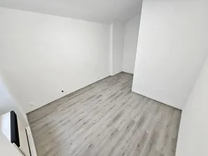 Pronájem bytu 1+1, Praha - Vinohrady, Mánesova, 28 m2
