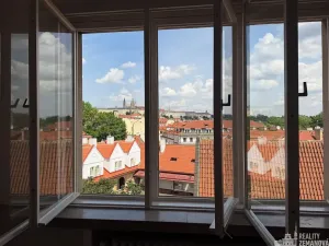 Pronájem bytu 2+1, Praha - Malá Strana, Šeříková, 50 m2