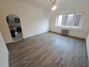 Pronájem bytu 2+1, Hradec Králové, U Koruny, 75 m2