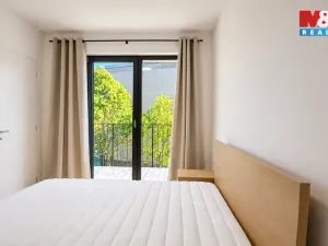 Pronájem bytu 2+kk, Praha - Hloubětín, Kardašovská, 39 m2