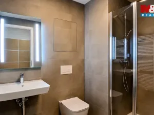 Pronájem bytu 2+kk, Praha - Hloubětín, Kardašovská, 39 m2
