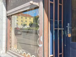 Pronájem obchodního prostoru, Praha - Smíchov, Plzeňská, 18 m2