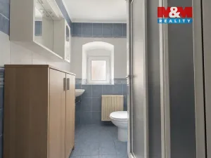 Pronájem kanceláře, Kadaň, Mírové náměstí, 21 m2