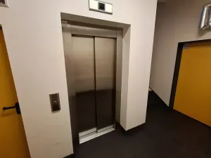 Pronájem bytu 2+kk, Praha - Hrdlořezy, Mezilehlá, 81 m2