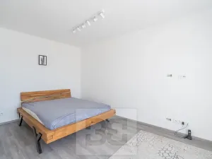 Pronájem bytu 1+kk, Beroun, Na Veselou, 44 m2