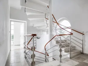 Prodej vily, Křižanov, Benešovo náměstí, 530 m2