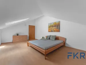 Prodej rodinného domu, Praha - Dolní Počernice, Listopadová, 242 m2