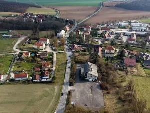 Prodej komerčního pozemku, Mořina, 1634 m2