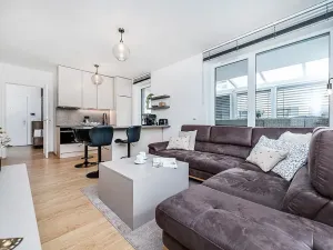 Prodej bytu 2+kk, Praha - Hrdlořezy, Mezilehlá, 51 m2