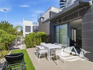 Prodej rodinného domu, Orihuela, Španělsko, Paseo Marítimo de Punta Prima, 84 m2