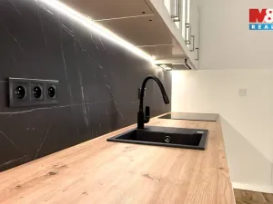 Pronájem bytu 2+kk, Praha - Smíchov, Plzeňská, 45 m2