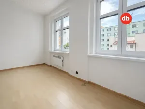 Prodej bytu 2+1, Karlovy Vary, Sokolovská, 77 m2